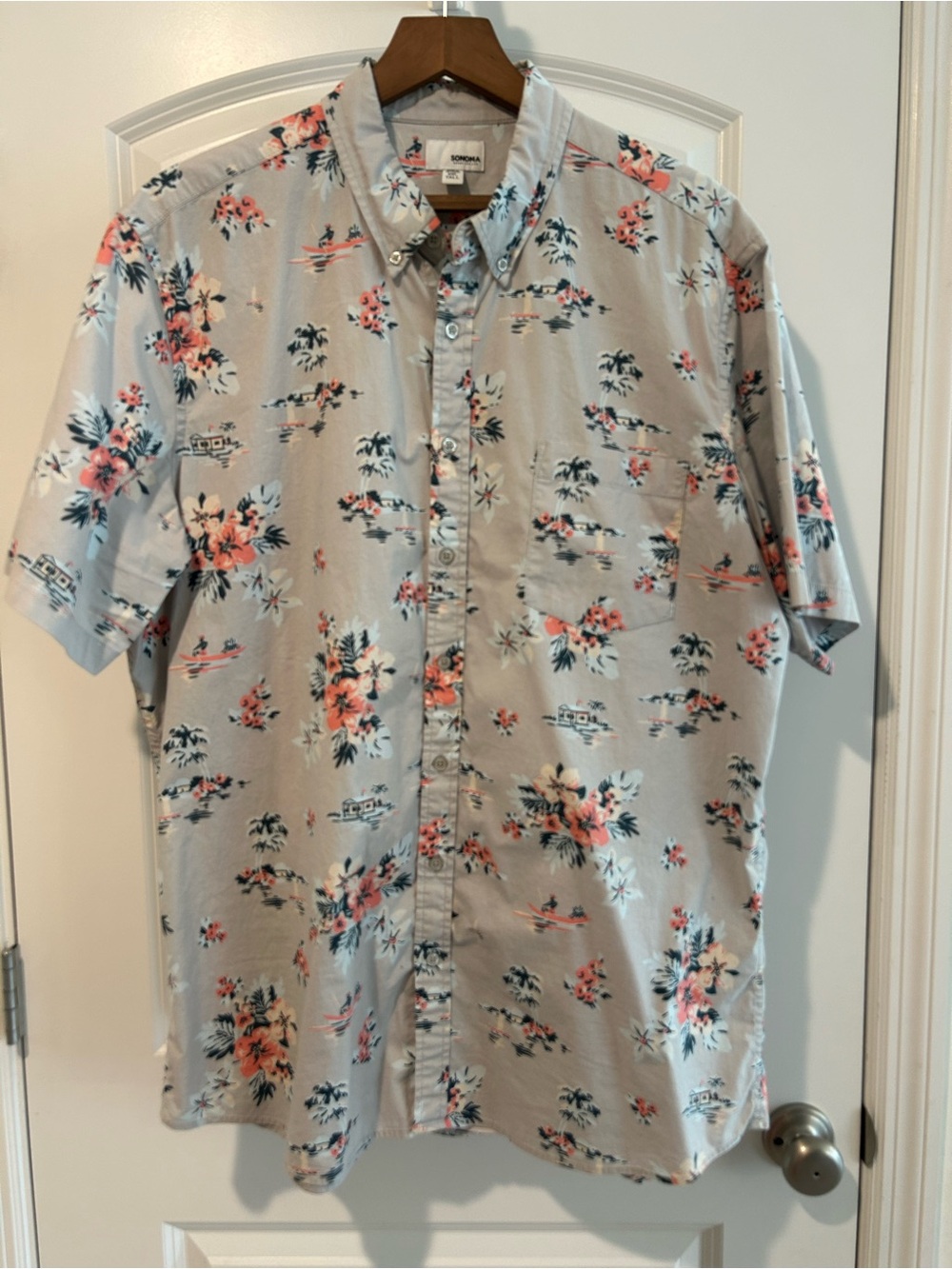 Sonoma Light Gray Short-Sleeve Floral Button-Down Shirt - Pink Accents